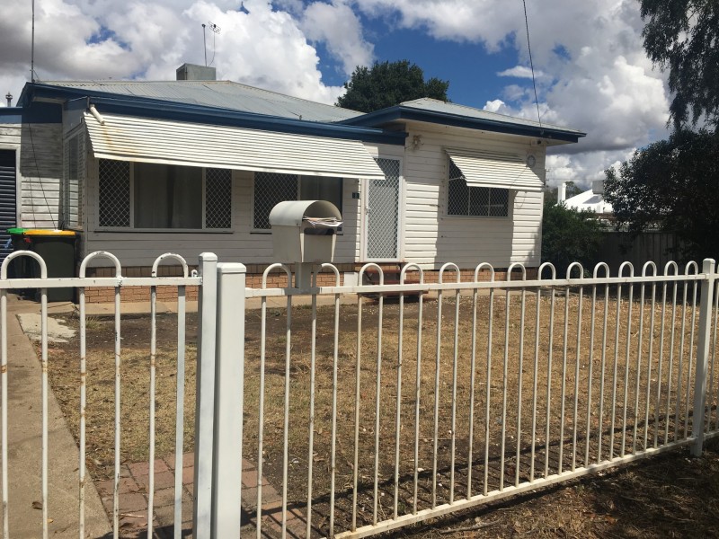8 Anne Street, Moree NSW 2400
