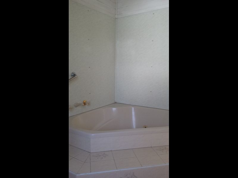 27 Oak Street, Moree NSW 2400