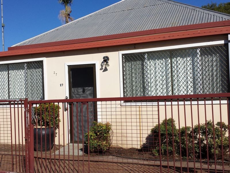 27 Oak Street, Moree NSW 2400