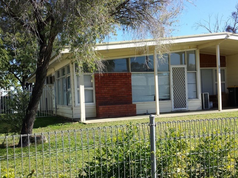 5 Delander Crescent, Moree NSW 2400