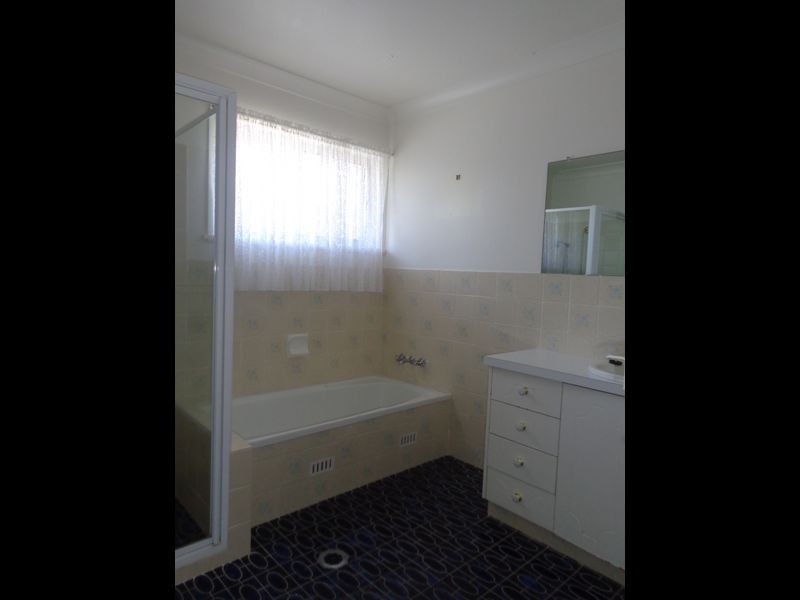 4 Cummins Avenue, Moree NSW 2400