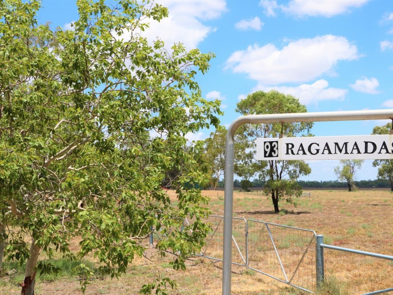 PART ‘THE OAKS’, Moree NSW 2400