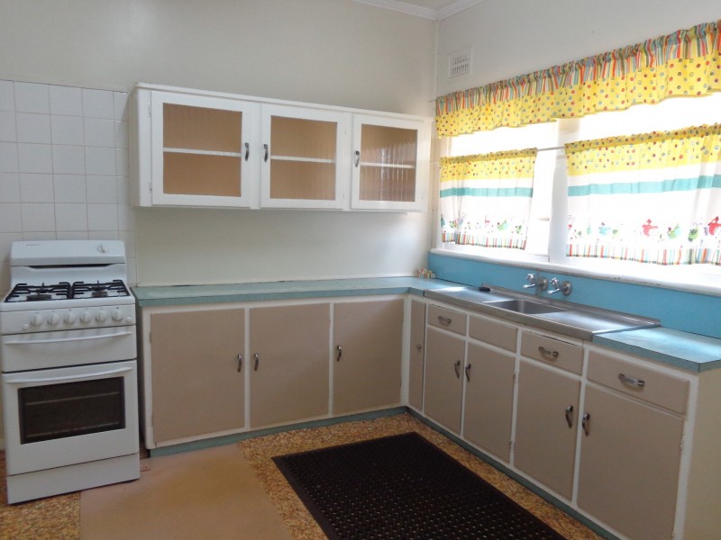 64 Oak Street, Moree NSW 2400