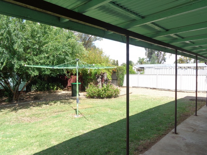 64 Oak Street, Moree NSW 2400