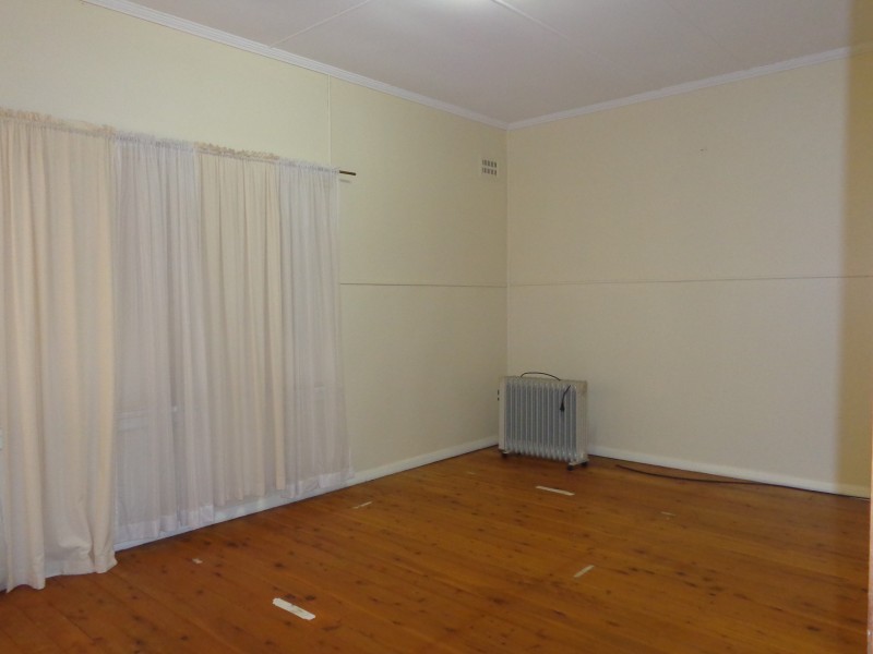 64 Oak Street, Moree NSW 2400