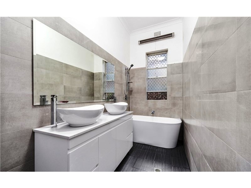 123 Lyons Road, Drummoyne NSW 2047