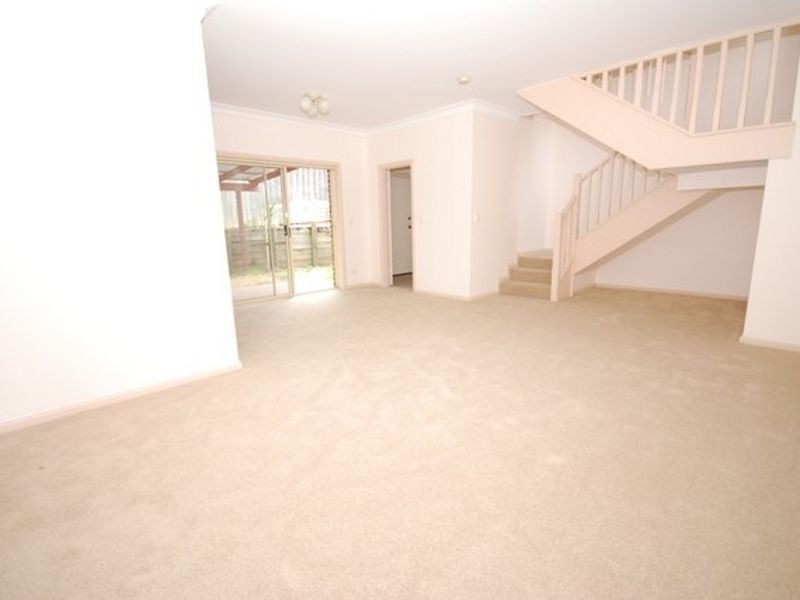 9/11 Wyoming Avenue, Oatlands NSW 2117