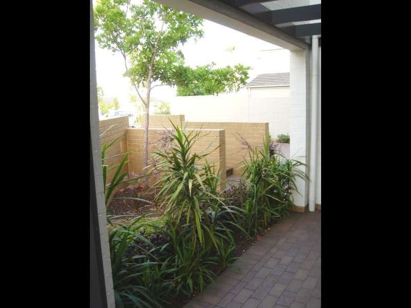2 Charlton Ave, Newington NSW 2127