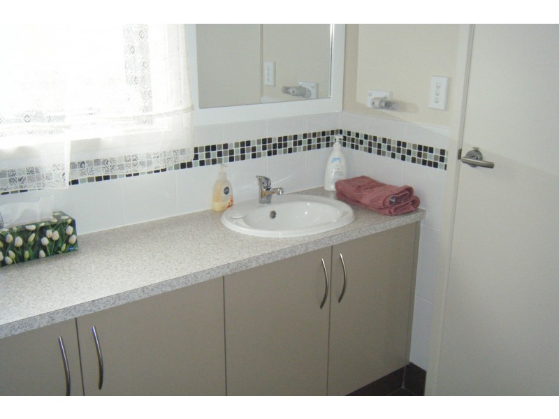 2/8 Celery Top Drive, Kingston TAS 7050