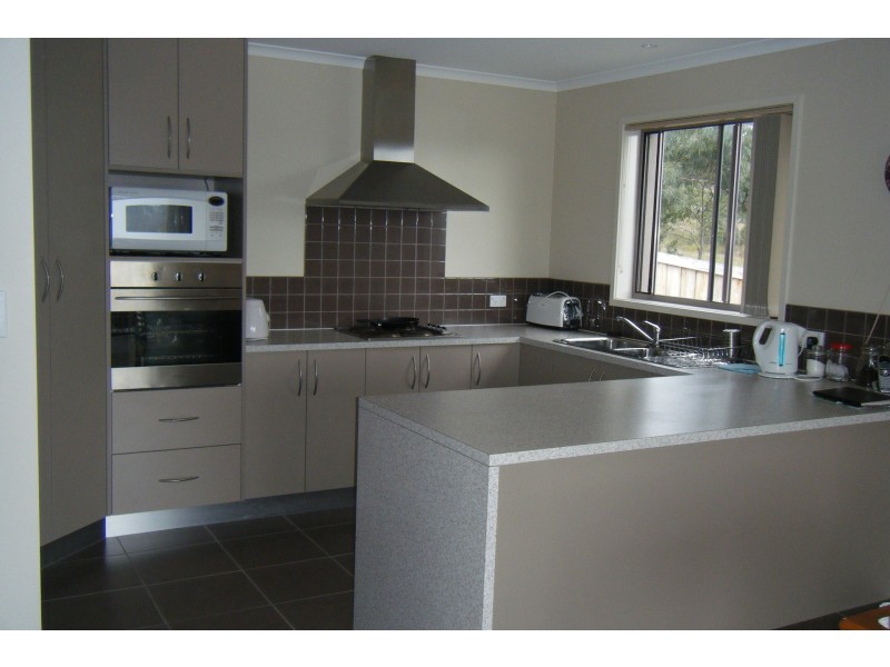 2/8 Celery Top Drive, Kingston TAS 7050