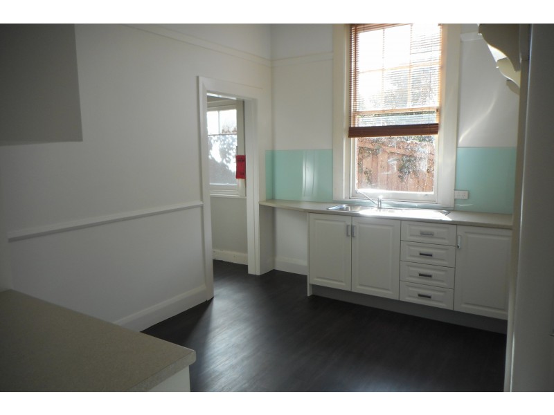 12 Oldham Avenue, New Town TAS 7008