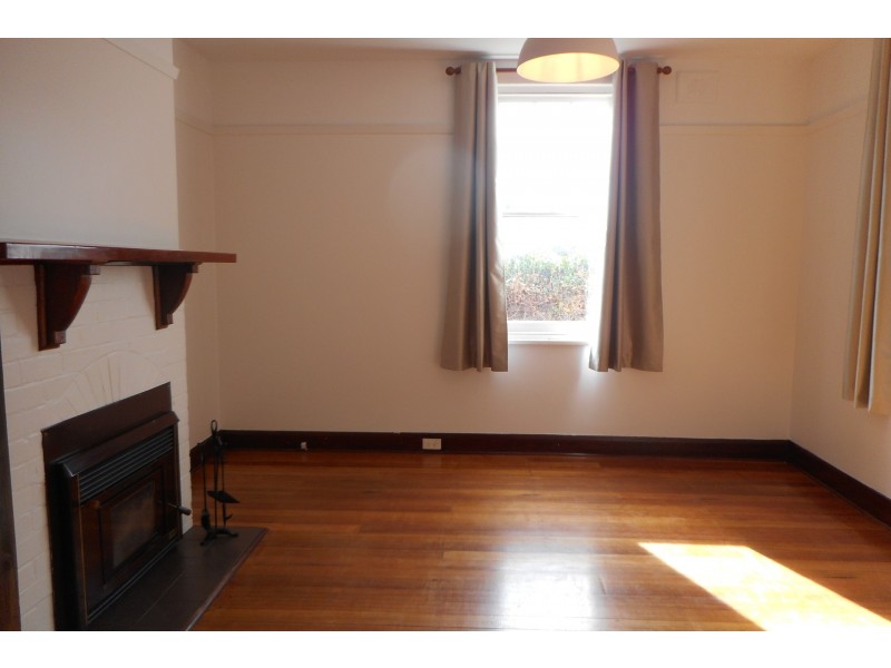 12 Oldham Avenue, New Town TAS 7008