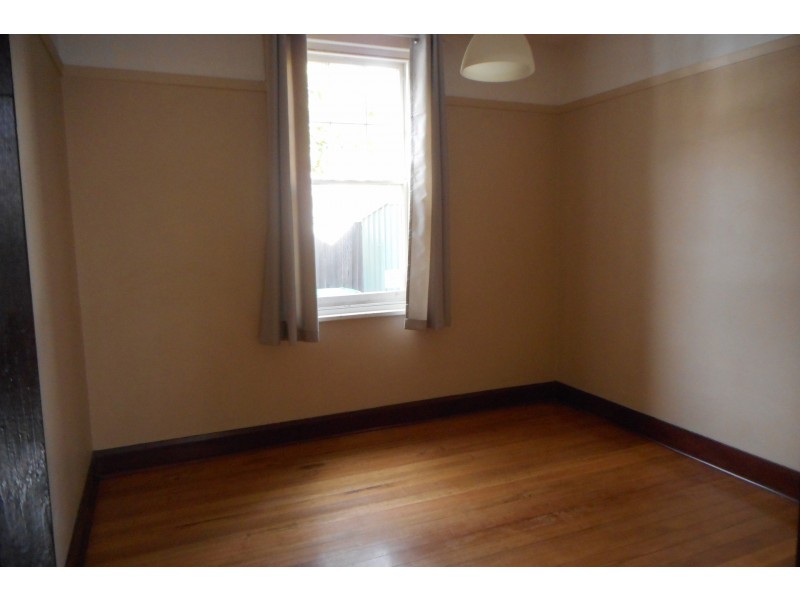 12 Oldham Avenue, New Town TAS 7008