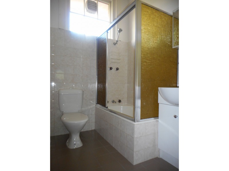 12 Oldham Avenue, New Town TAS 7008