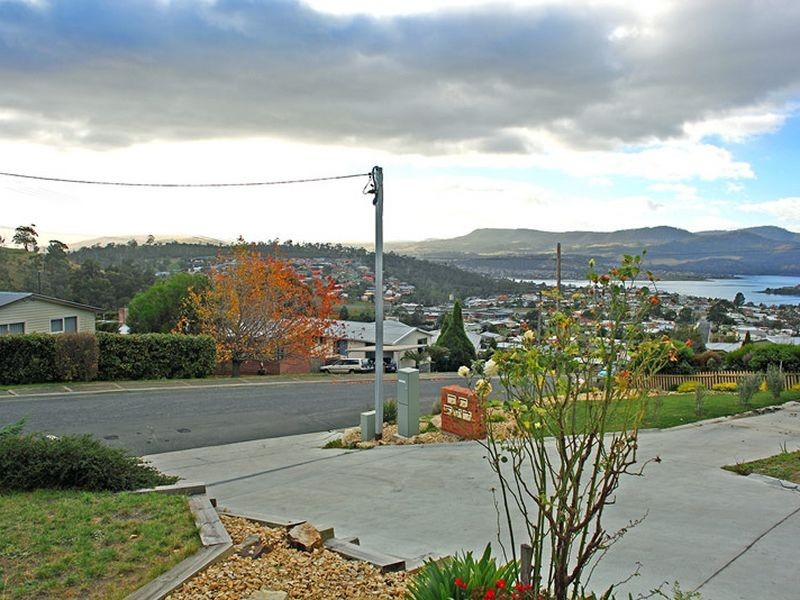 Claremont TAS 7011
