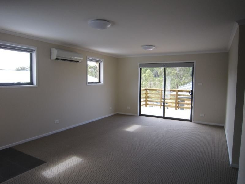 1/12 Lomandra Drive, Blackmans Bay TAS 7052