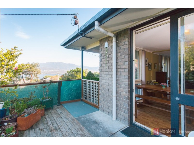 4 Robin Court, Lindisfarne TAS 7015