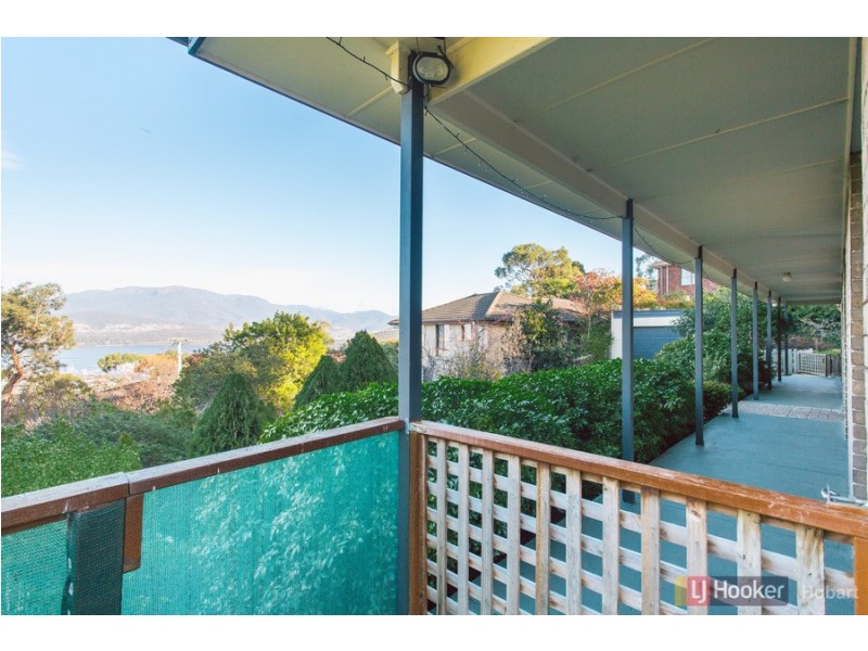 4 Robin Court, Lindisfarne TAS 7015