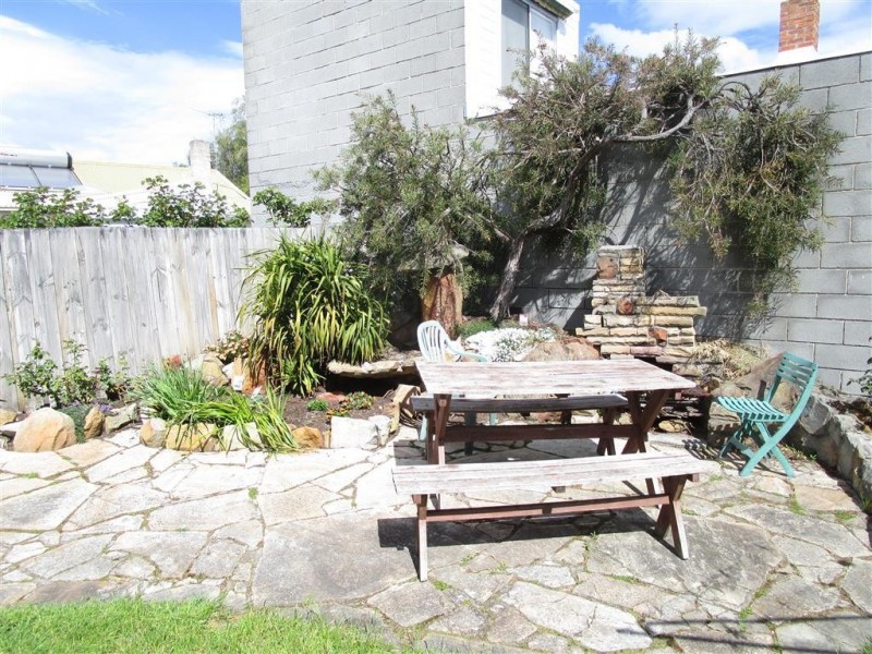 2/22 CROMWELL Street, Battery Point TAS 7004