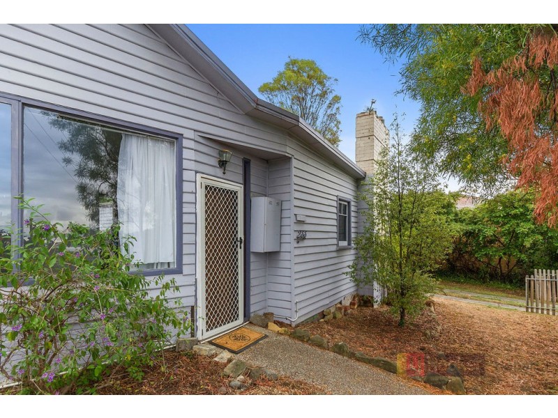 233 Roslyn Avenue, Blackmans Bay TAS 7052