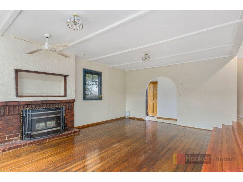 233 Roslyn Avenue, Blackmans Bay TAS 7052
