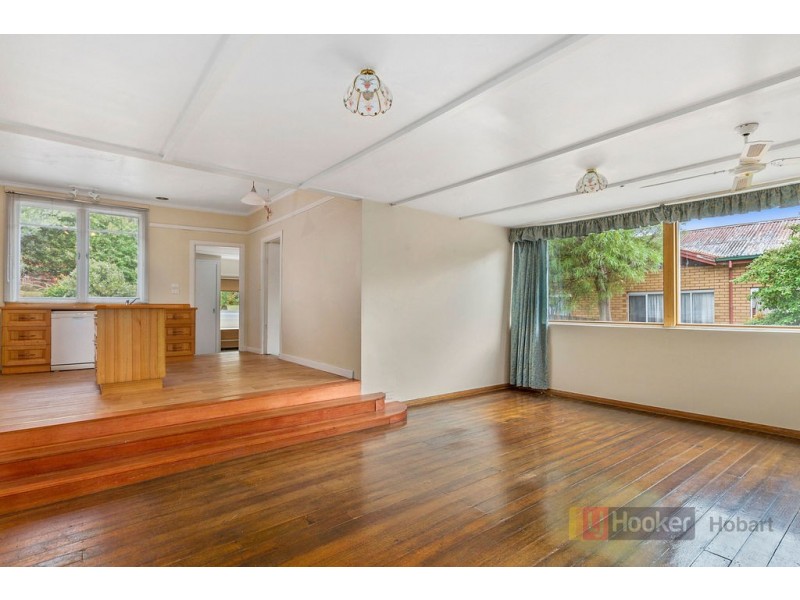 233 Roslyn Avenue, Blackmans Bay TAS 7052