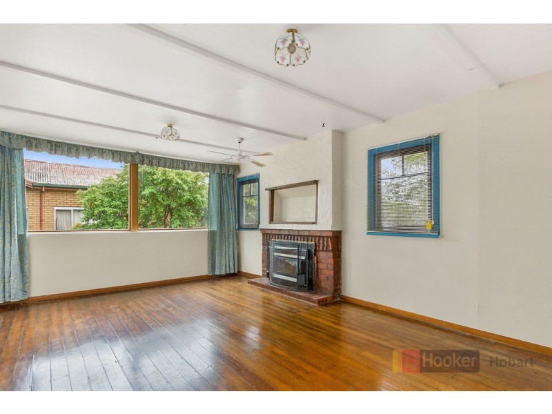 233 Roslyn Avenue, Blackmans Bay TAS 7052