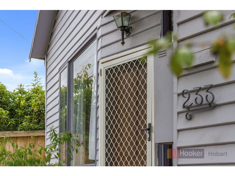 233 Roslyn Avenue, Blackmans Bay TAS 7052