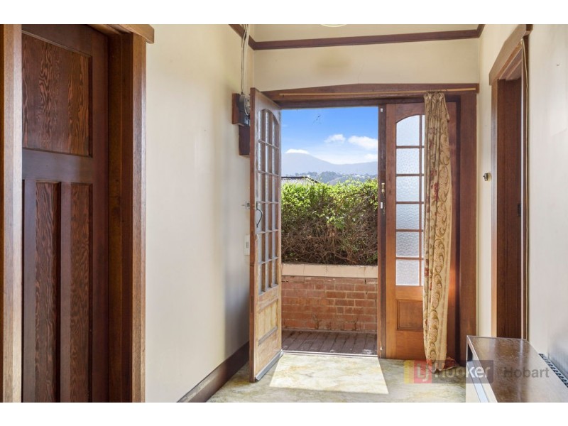 1a Bay Road, New Town TAS 7008