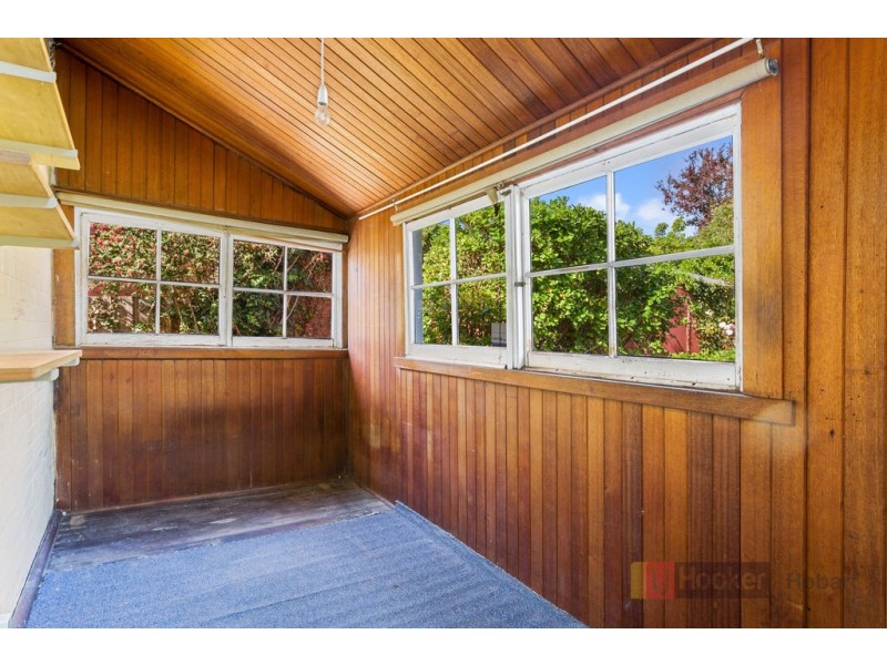 1a Bay Road, New Town TAS 7008