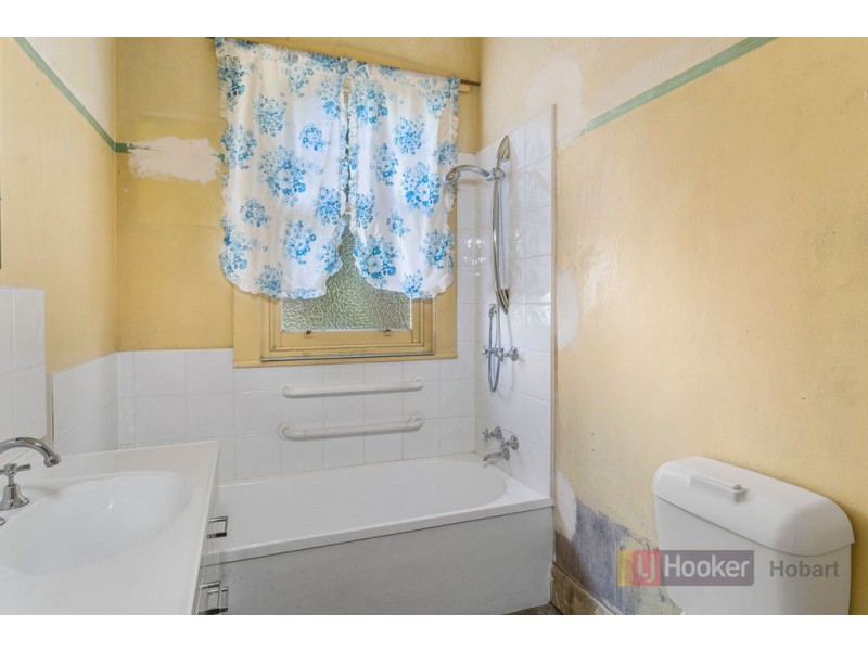 1a Bay Road, New Town TAS 7008