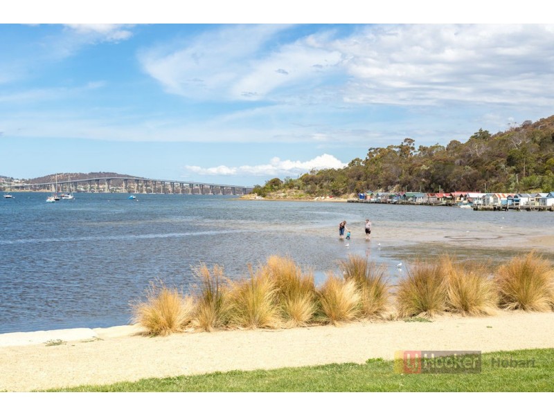 1a Bay Road, New Town TAS 7008