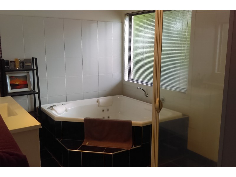 165 Roslyn Avenue, Blackmans Bay TAS 7052