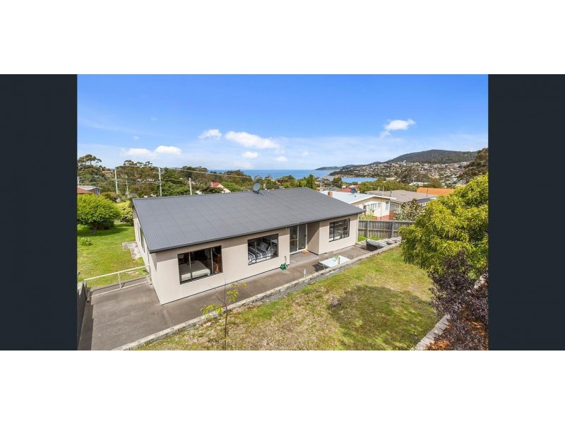 165 Roslyn Avenue, Blackmans Bay TAS 7052