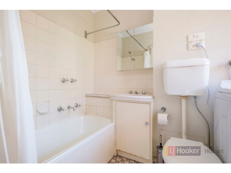 9/267 Churchill Avenue, Sandy Bay TAS 7005