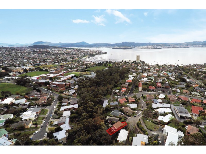 3/8 Woolton Place, Sandy Bay TAS 7005