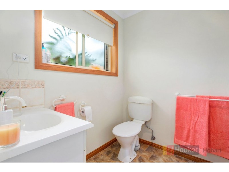 2 Iris Court, Kingston TAS 7050