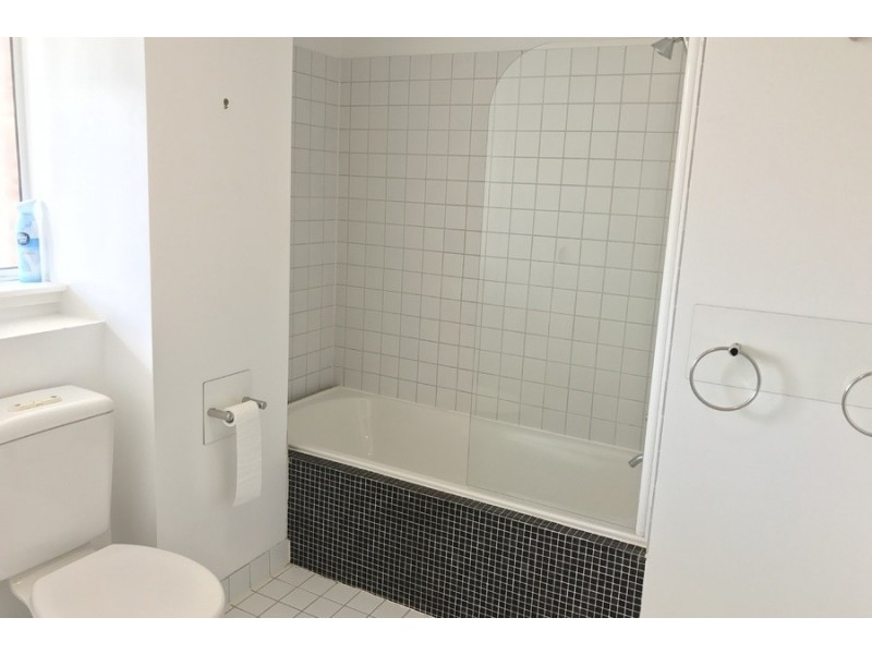 7B/33 Tower Road, New Town TAS 7008