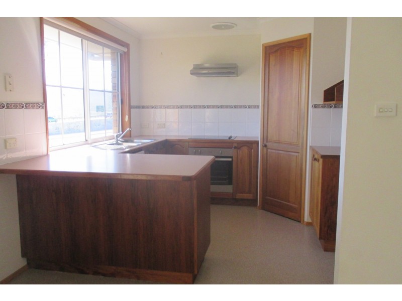 1 Buckingham Drive, Howrah TAS 7018