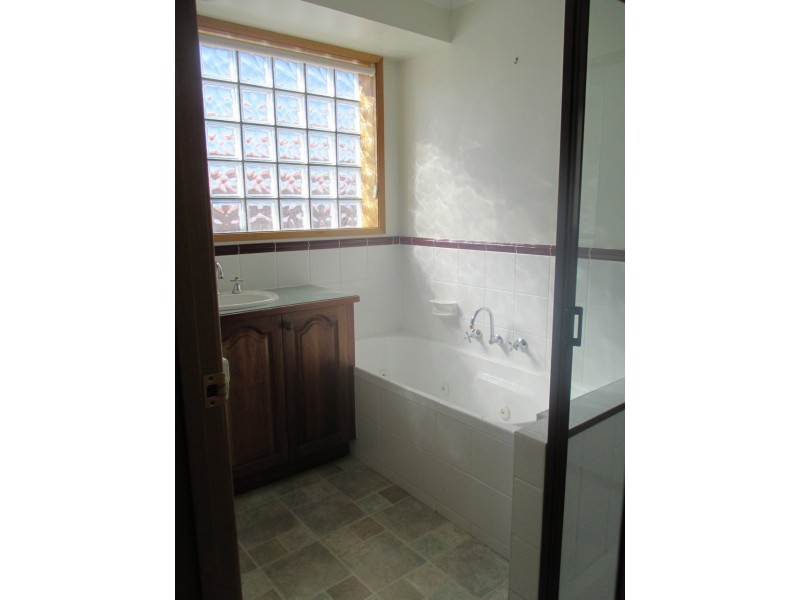 1 Buckingham Drive, Howrah TAS 7018
