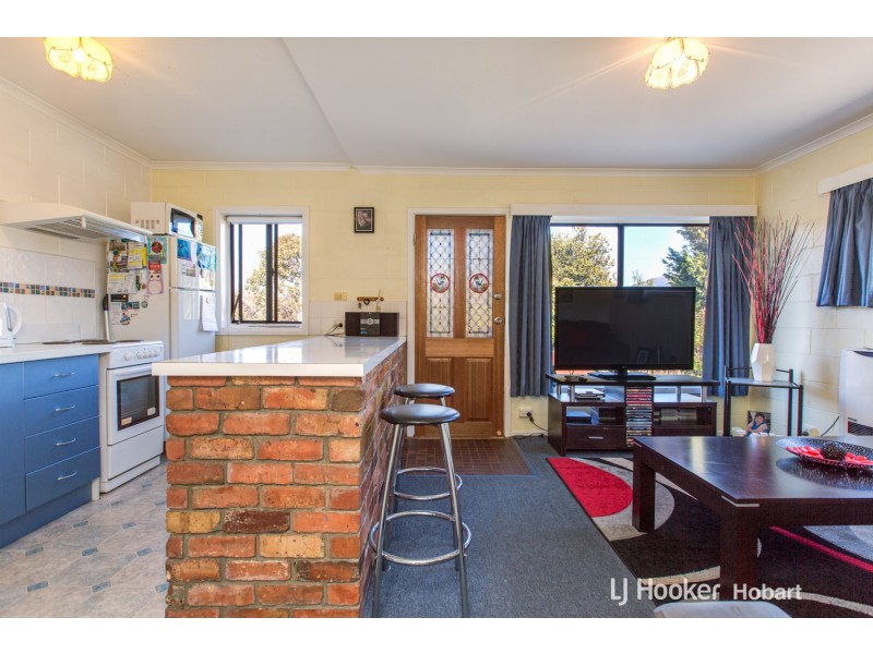 2/165 East Derwent Highway, Lindisfarne TAS 7015