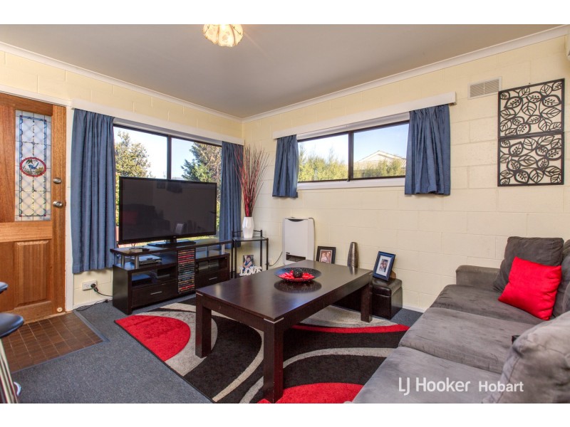2/165 East Derwent Highway, Lindisfarne TAS 7015