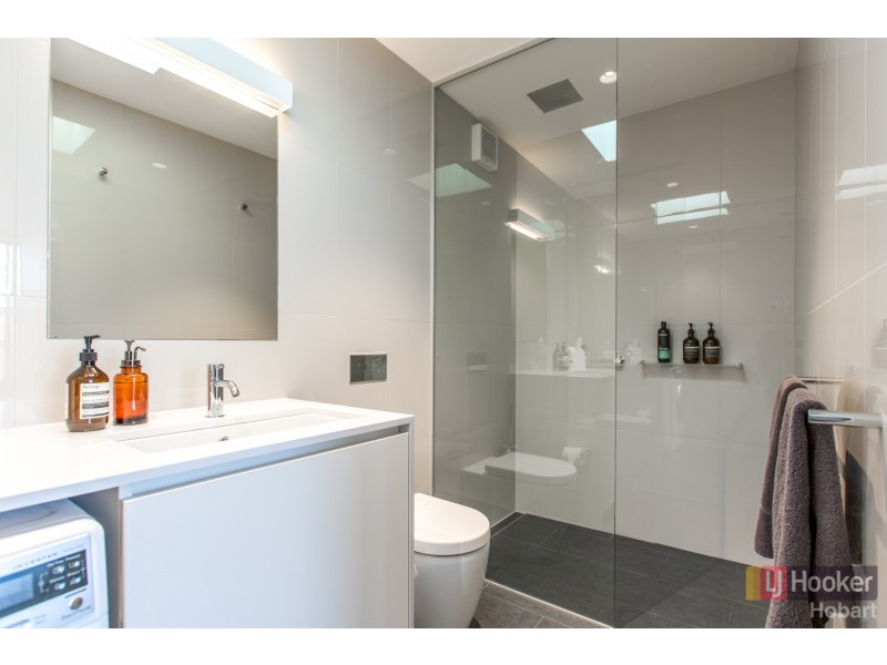 1 and 3/95 Brooker Avenue, Hobart TAS 7000