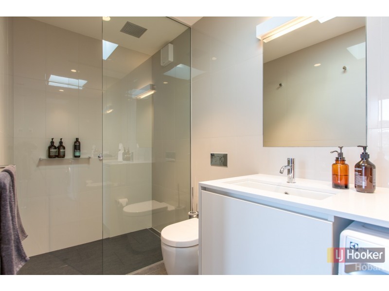 1 and 3/95 Brooker Avenue, Hobart TAS 7000