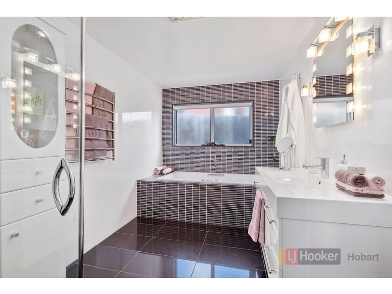 37 Pirie Street, New Town TAS 7008