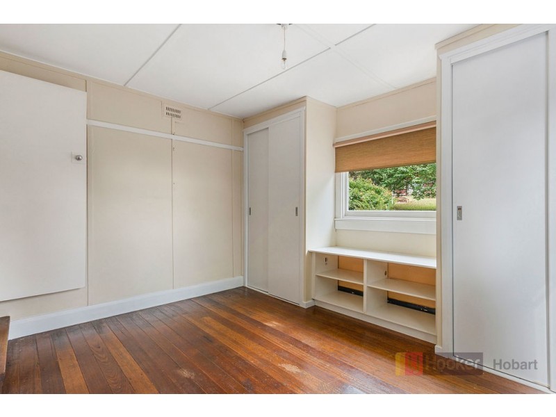 233 Roslyn Avenue, Blackmans Bay TAS 7052
