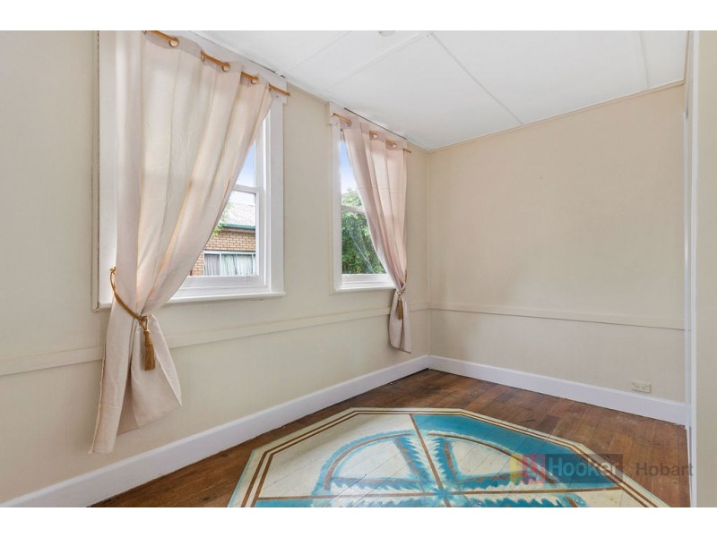 233 Roslyn Avenue, Blackmans Bay TAS 7052