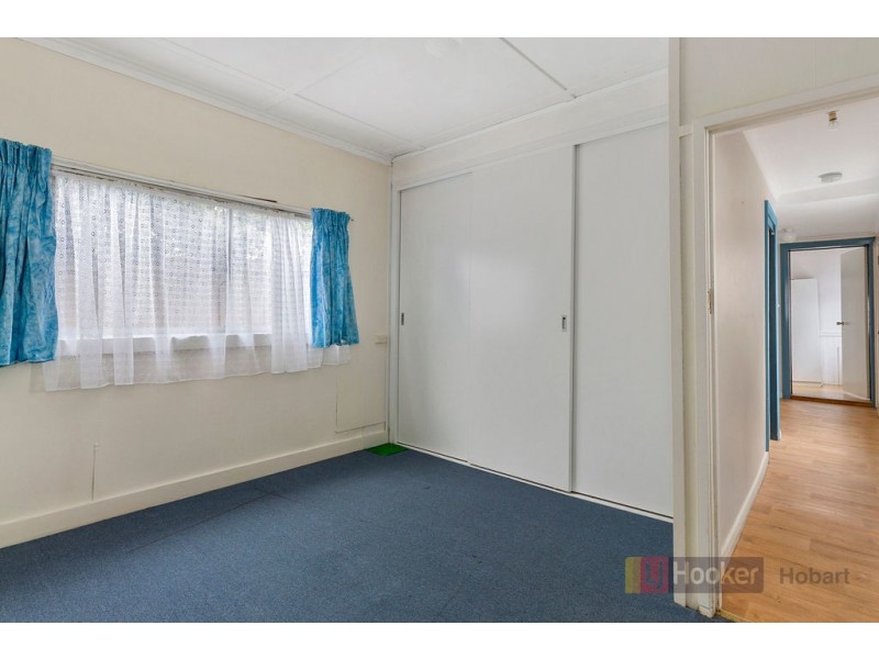 233 Roslyn Avenue, Blackmans Bay TAS 7052