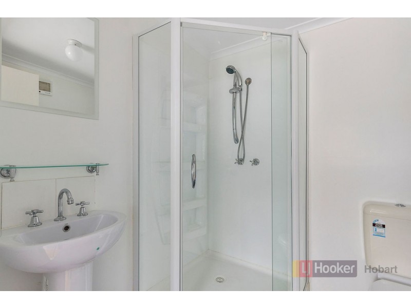 233 Roslyn Avenue, Blackmans Bay TAS 7052