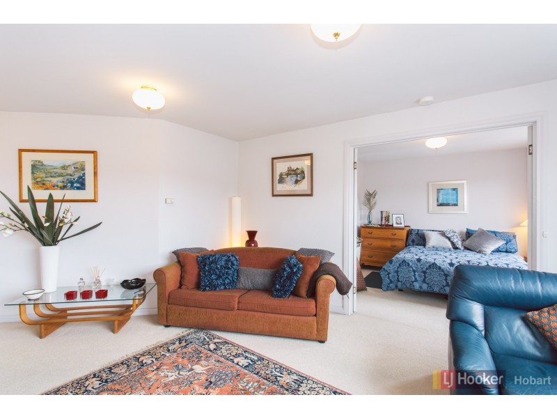 5 Lasswade Avenue, Sandy Bay TAS 7005